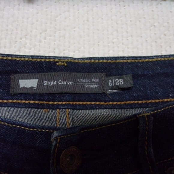 WOMEN'S LEVIS JEANS - Picture 2 of 3